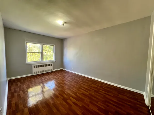 644 Autumn Avenue image 12 of 17