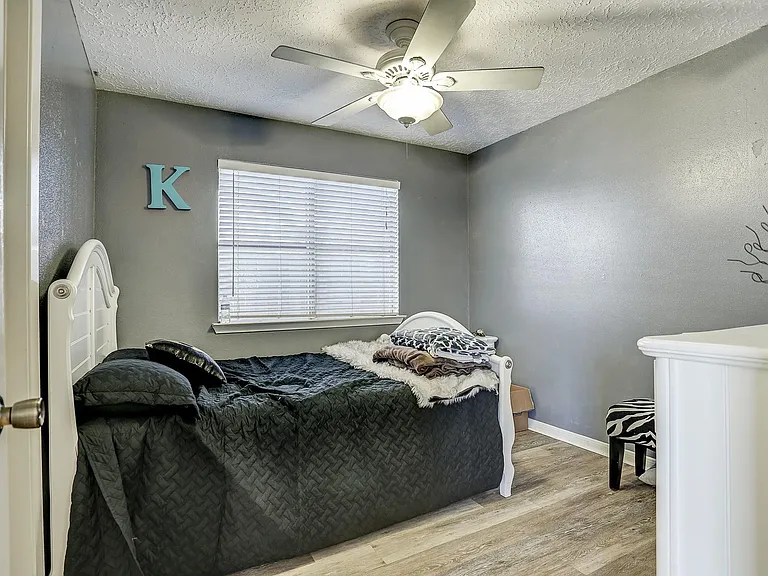 7006 Zieglers Grv — Photo 10
