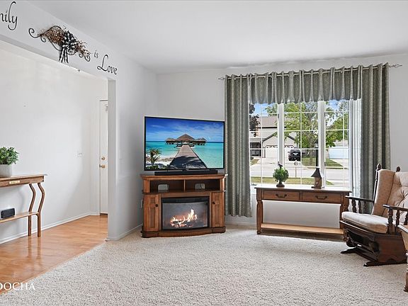5th image of 103 Fernwood Rd