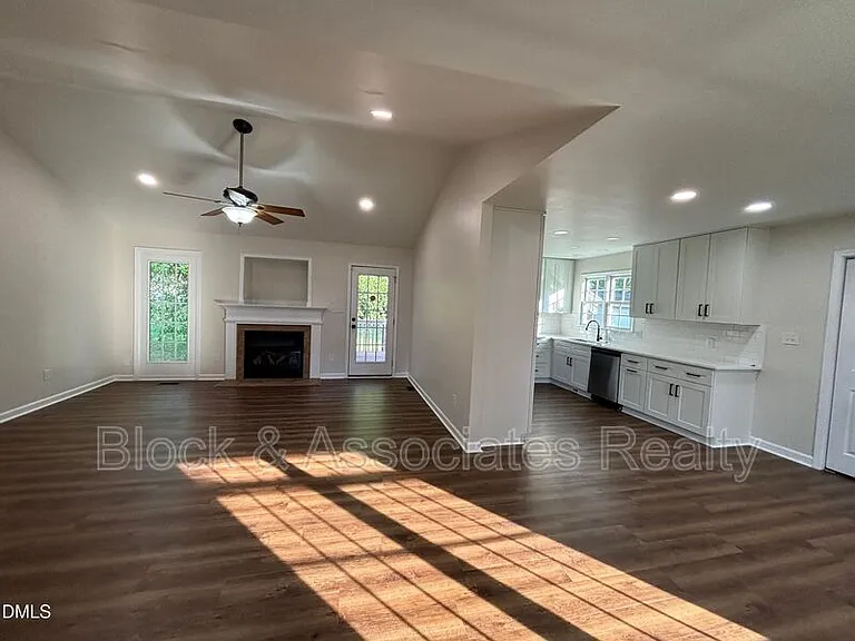 170 Devin Dr — Photo 9