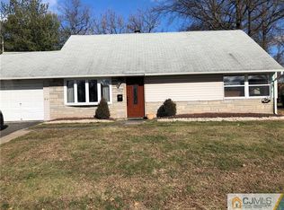 132 Idlewild Rd, Edison, NJ 08817