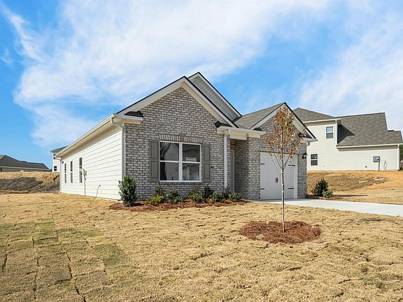 3rd image of 760 Pine Ln