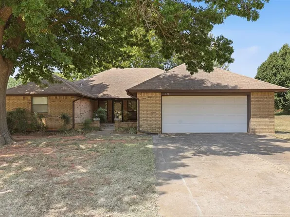 631 S Lariat Dr, Mustang, OK 73064