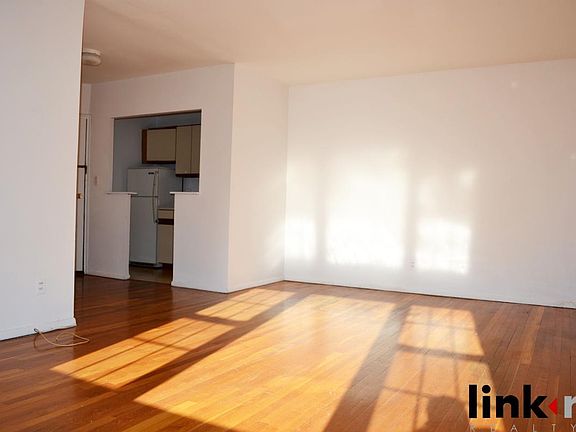 3rd image of 35 Morningside Dr #2A