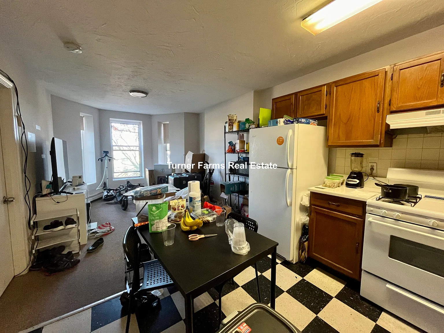 3 bed, 7777 sqft, $5,200 — Photo 2