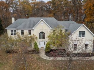 11 Southwind Dr, Flanders, NJ 07836