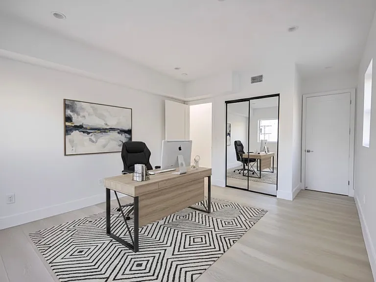 1223 N June St — Photo 16