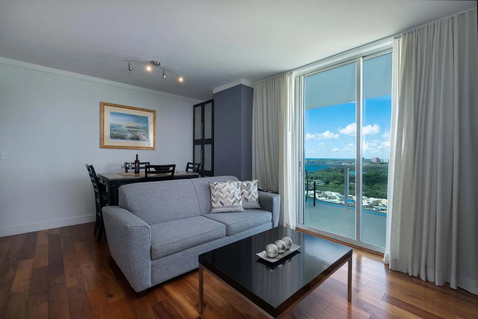 2 bed, 2.0 bath, 957 sqft, $9,585 — Photo 2