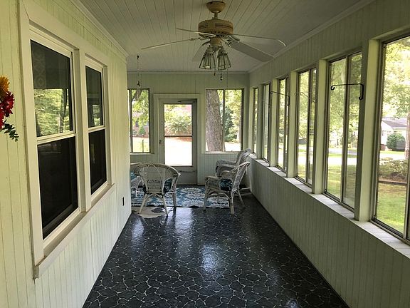 3rd image of 201 E Ramseur Dr