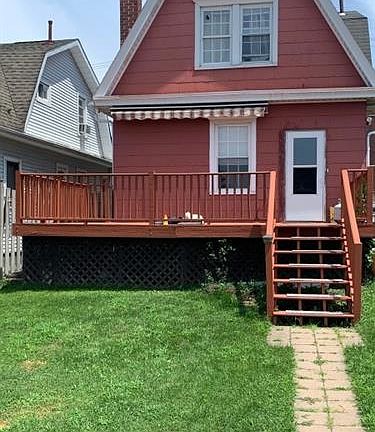 3rd image of 828 Wilbur Ave