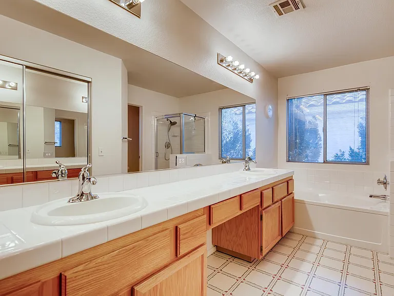 1409 Silk Tassel Dr — Photo 18