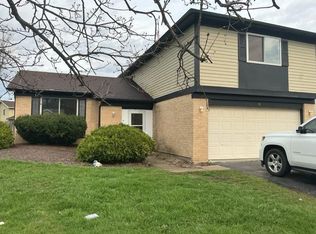 35 Oakview Rd, Matteson, IL 60443