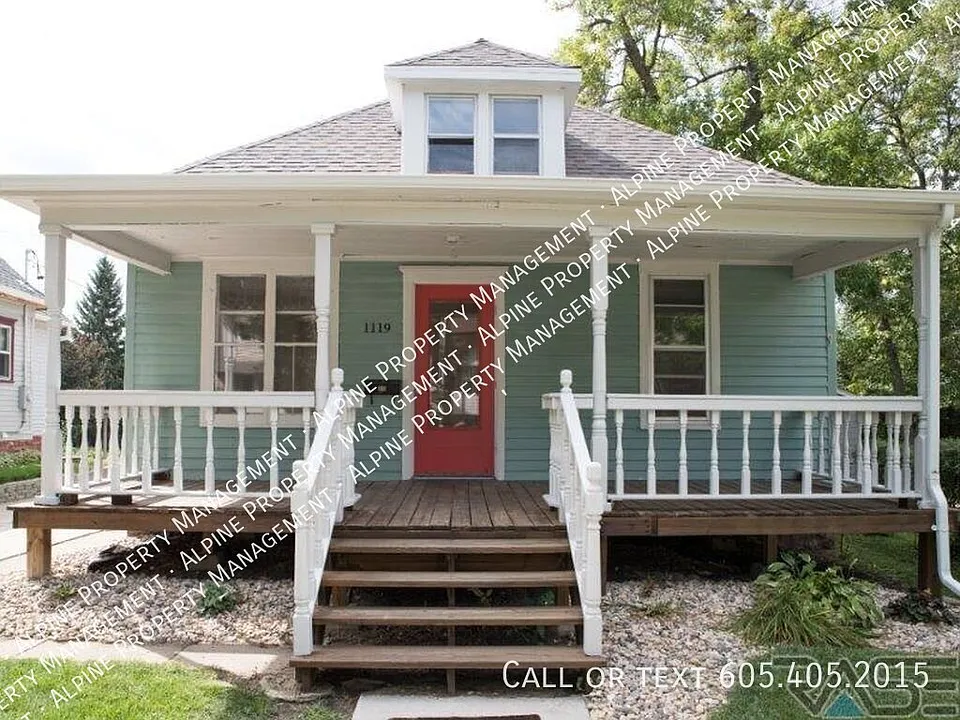 1119 S Dakota Ave