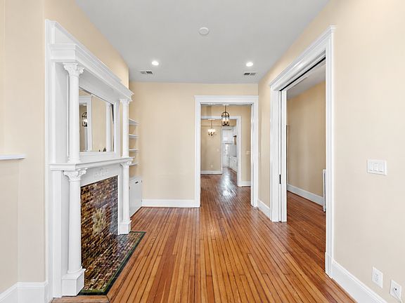 5th image of 72 Seaton Pl NW APT A