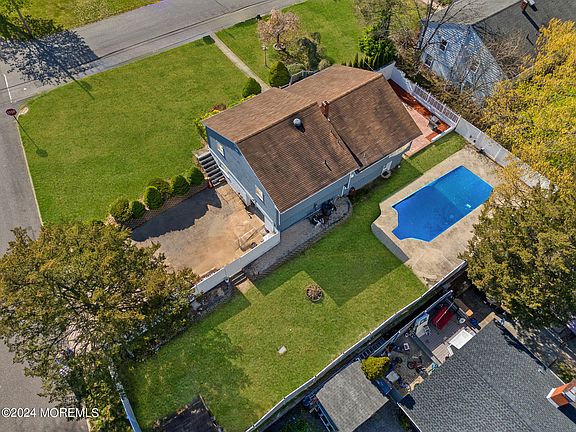 2nd image of 539 Hollywood Avenue