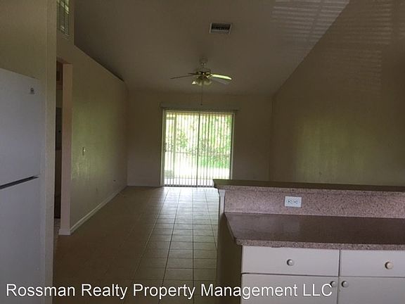 3rd image of 814 W 12th St #814