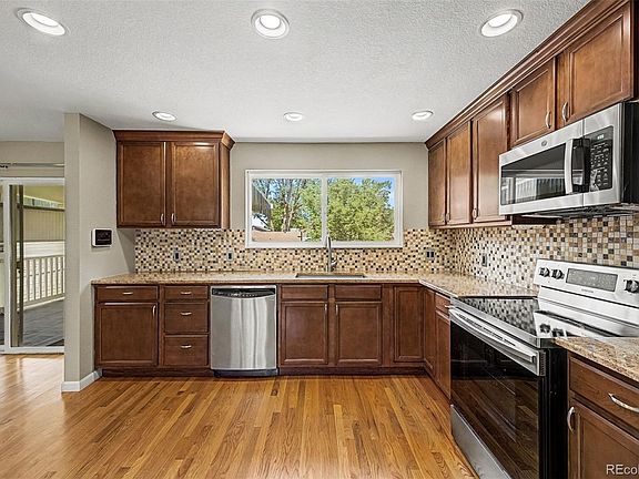 2nd image of 1526 S Fraser Way