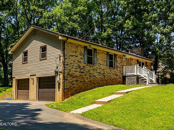 3rd image of 323 Seymour Heights Dr