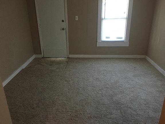 3rd image of 833 N Florence Ave