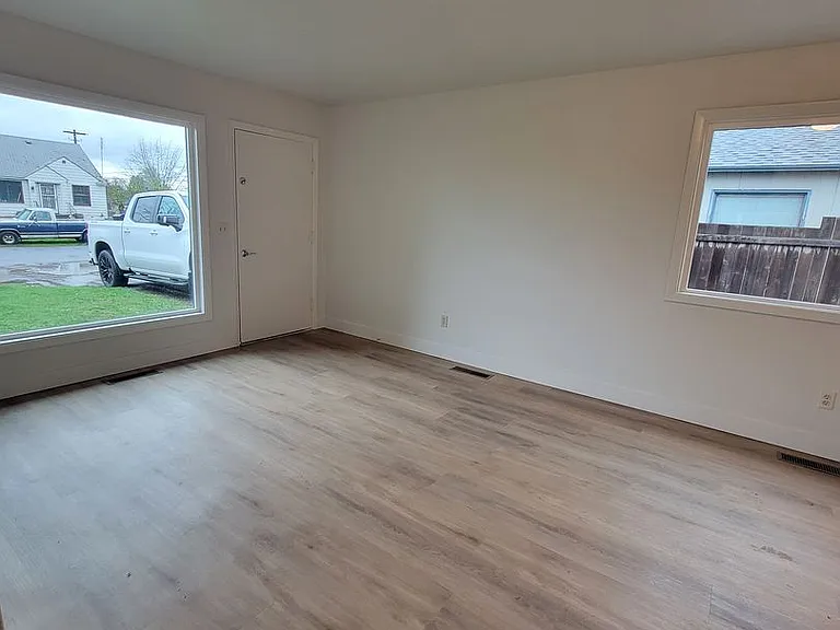 505 Sycamore St — Photo 2