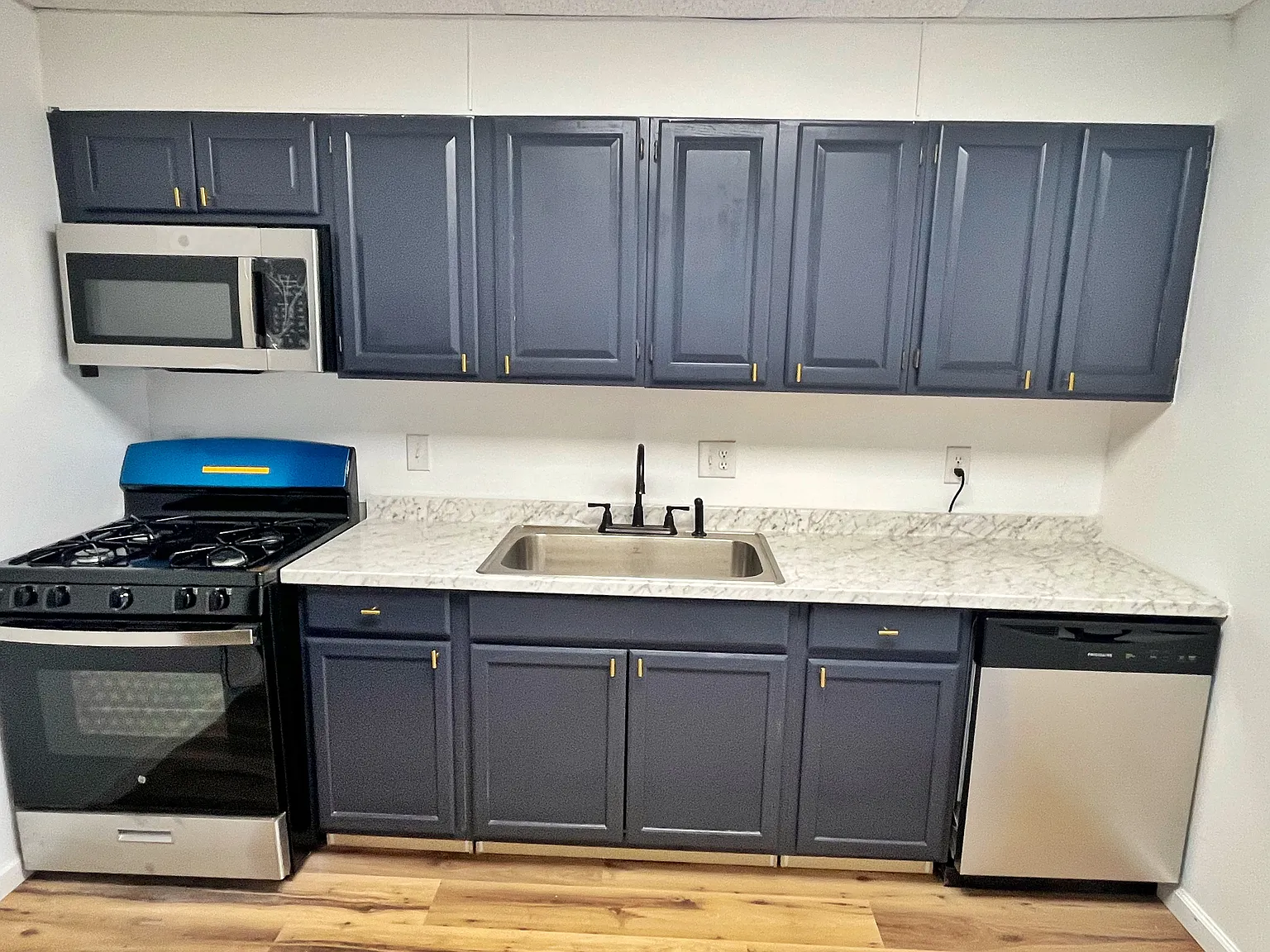 1606 Bryan St — Photo 3