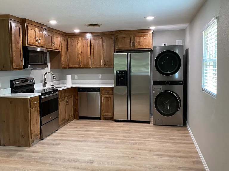 815 N Lydia St — Photo 19