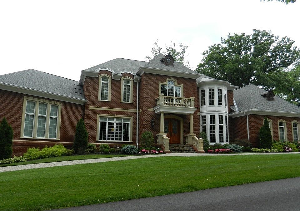 1st image of 6 Whitehouse Dr.
