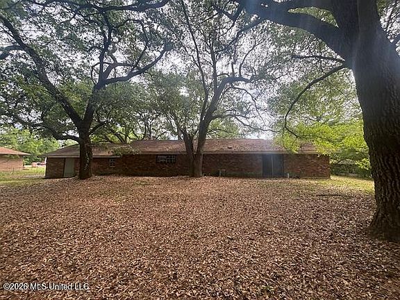 2nd image of 501 Cheshire Dr