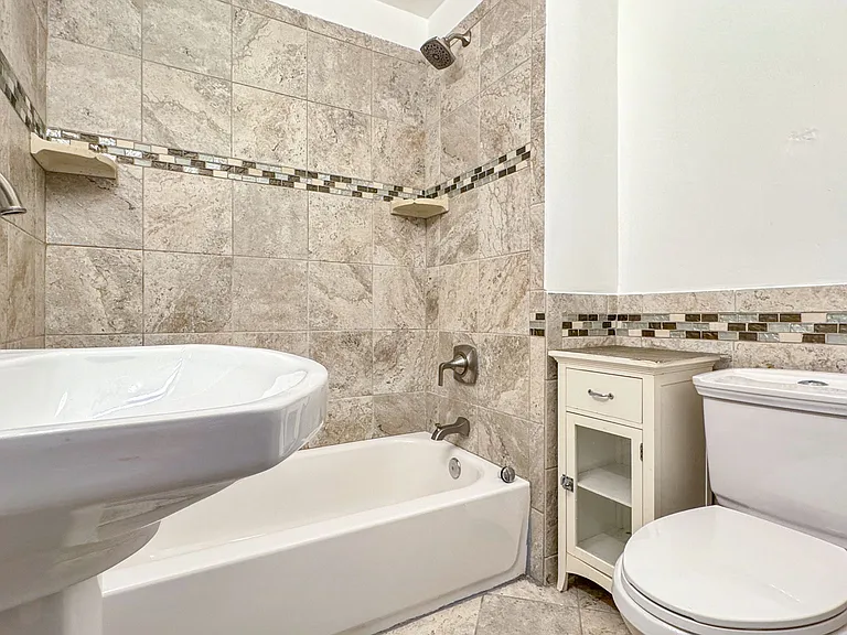 2728 E Virginia Beach Blvd — Photo 24