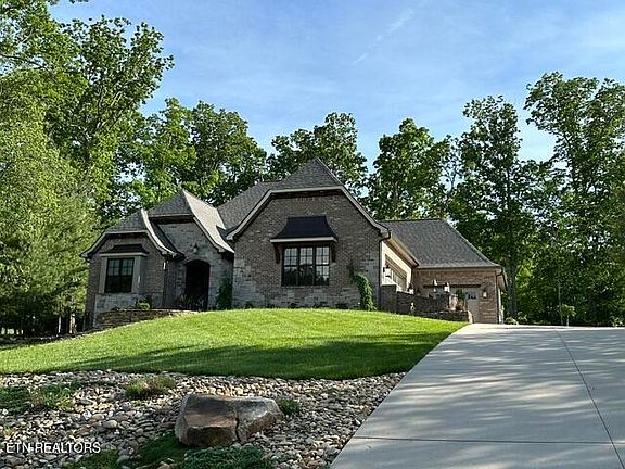 2nd image of 41 Wexford Ln