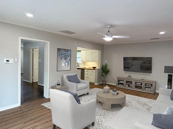 4th image of 6171 Ravendale Ln