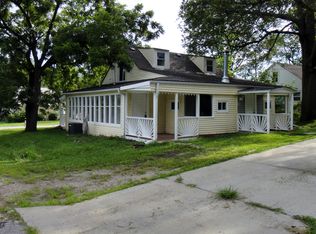 7 S 2nd St, Louisburg, KS 66053