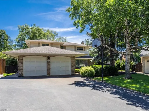 304 Oakwood Ct, Burlington, ON L7N 1W9