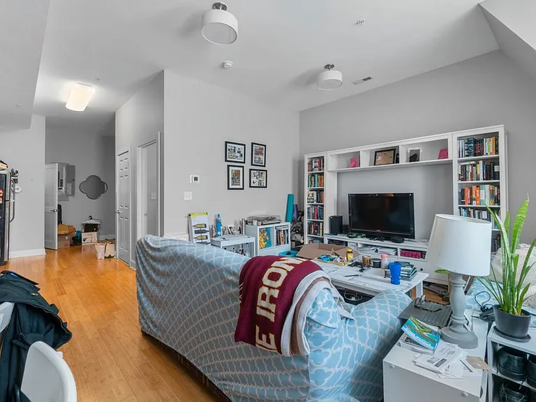 1226 N Calvert Street — Photo 8