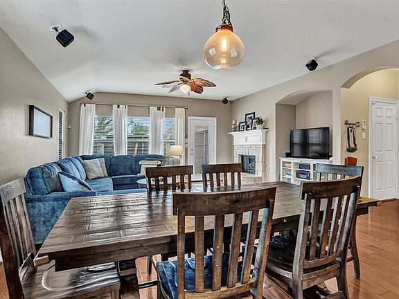 4th image of 4612 Brighton Dr