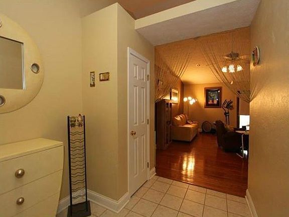 4th image of 1020 Meadow Dr