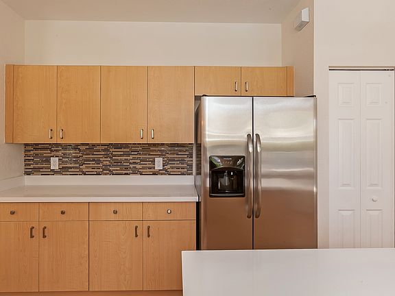 3rd image of 610 Nandina Dr