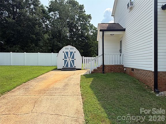 3rd image of 9850 Standing Wood Ct