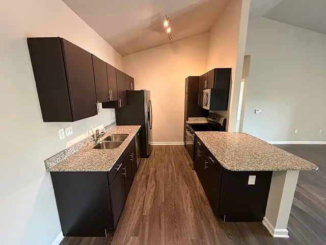 Skyview Dr, Louisville — Photo 4