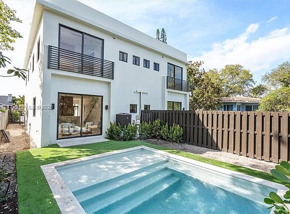 3rd image of 4715 NE Miami Ave #2
