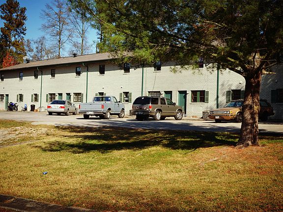 2nd image of 900 Vernon Ave