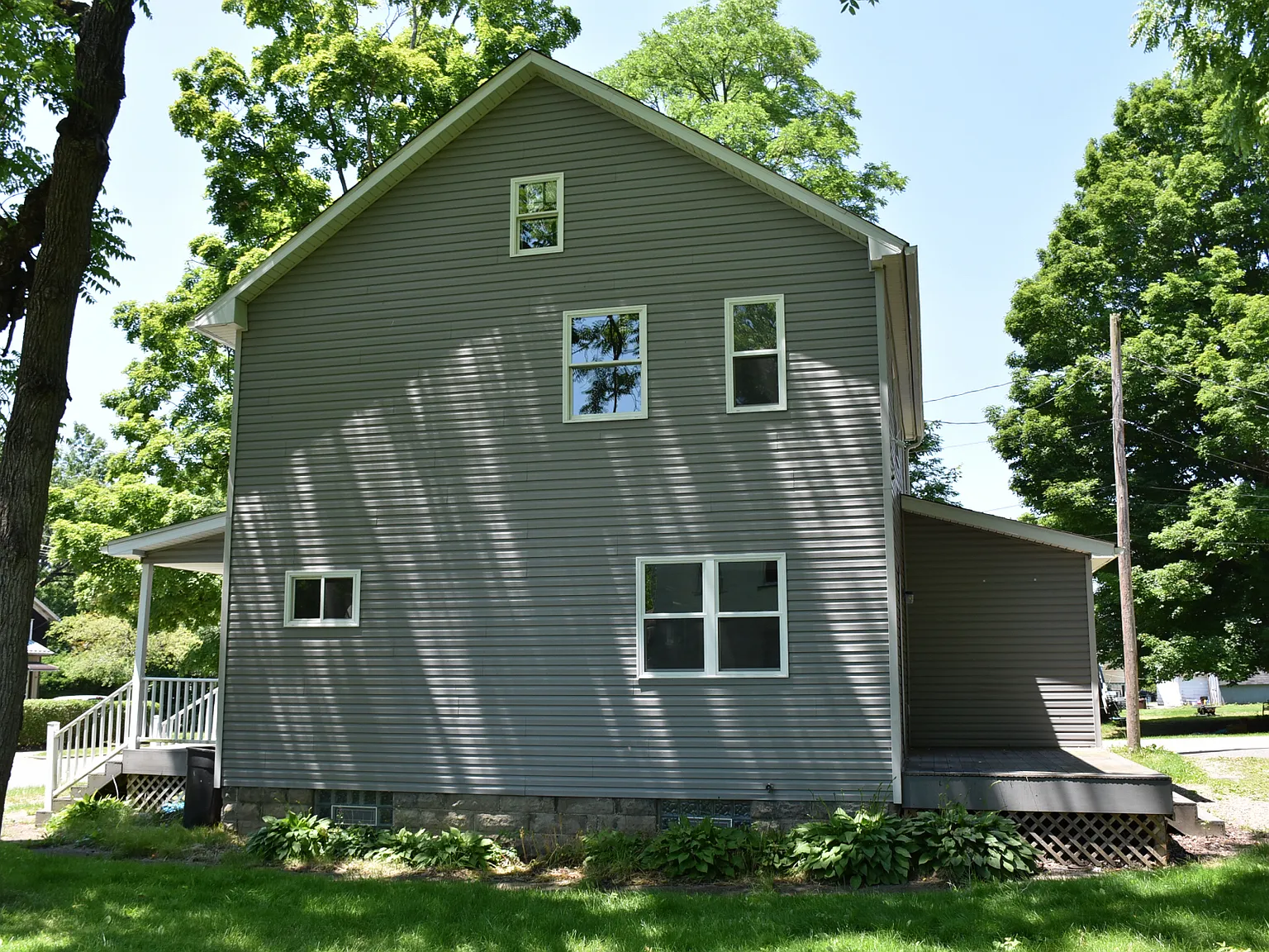 4 bed, $1,100 — Photo 4
