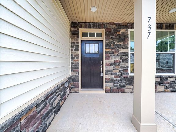 3rd image of 737 Heartpine Dr