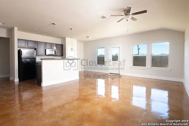 3 bed, 2.0 bath, 1267 sqft, $1,597 — Photo 3