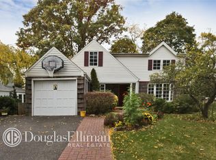 27 Derby Rd, Port Washington, NY 11050