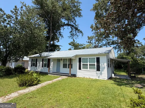 10 Grove St, Hazlehurst, GA 31539