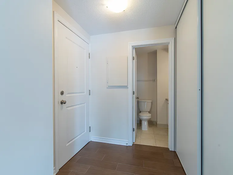 307 Lebreton St S — Photo 14
