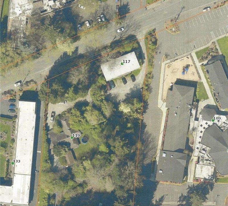 2nd image of 117 SW Normandy Rd