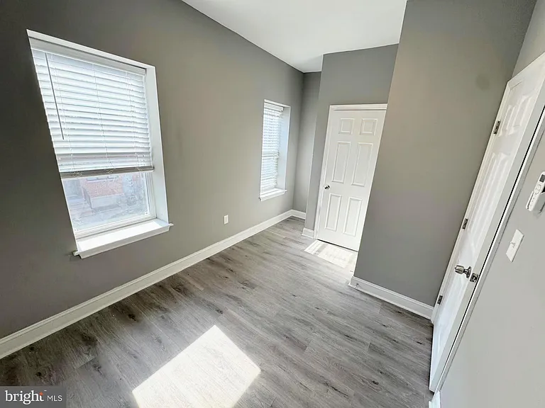 2417 W Jefferson St #2 — Photo 7