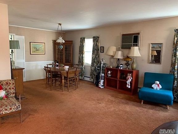 5th image of 10 Seabrook Ln